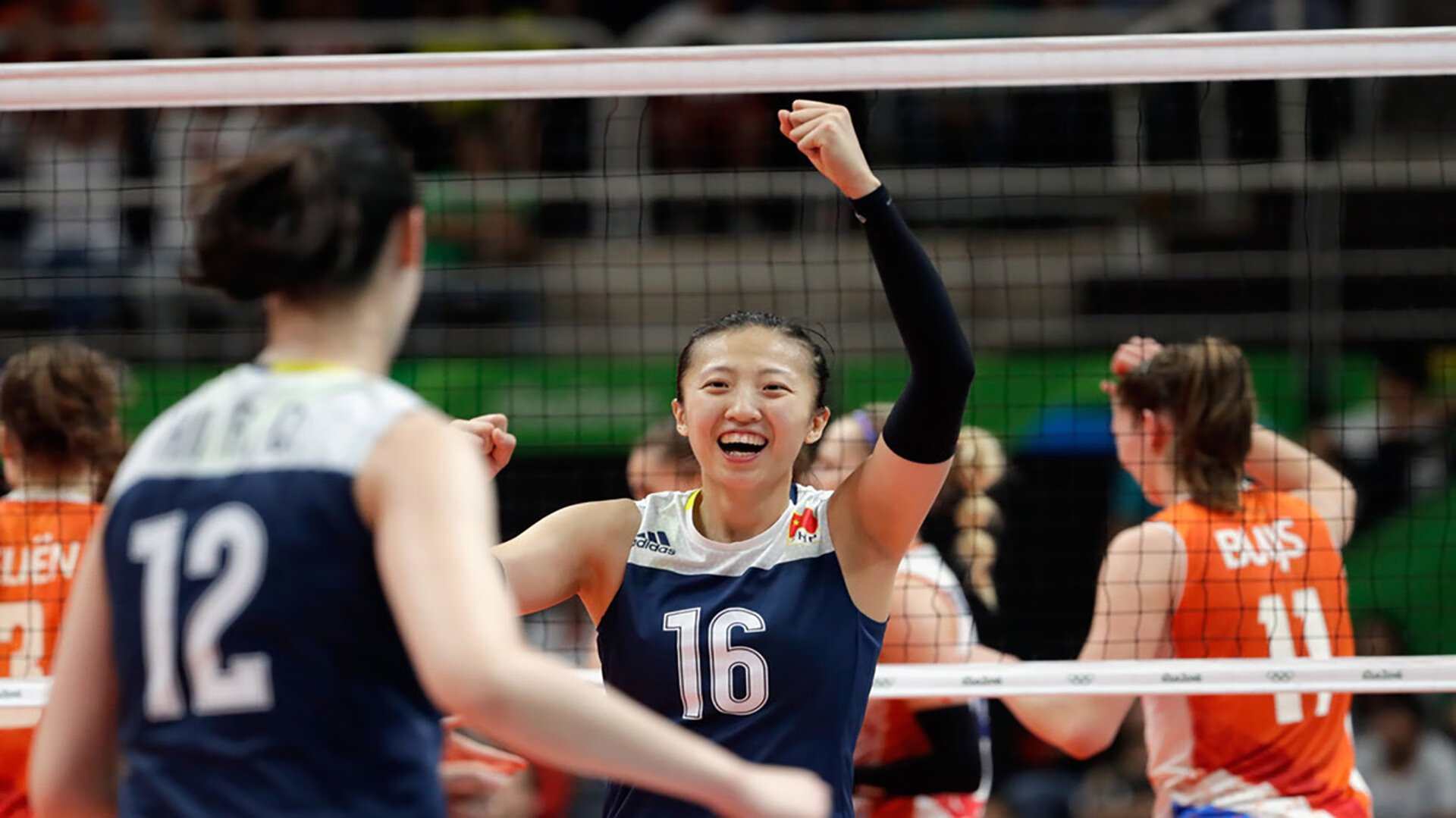 3-2！卡塔尔读秒绝杀阿联酋！福登一剑封喉，世界杯预选赛惊现超级归化